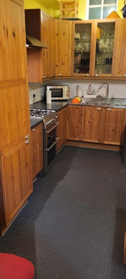 אדינבורו City Centre Flat - Sleep Upto 4 מראה חיצוני תמונה