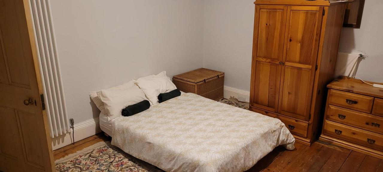 אדינבורו City Centre Flat - Sleep Upto 4 מראה חיצוני תמונה