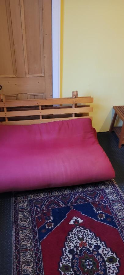 אדינבורו City Centre Flat - Sleep Upto 4 מראה חיצוני תמונה